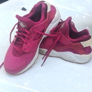 Nike Air Huarache Run Sport Fuchsia Pink women's 9